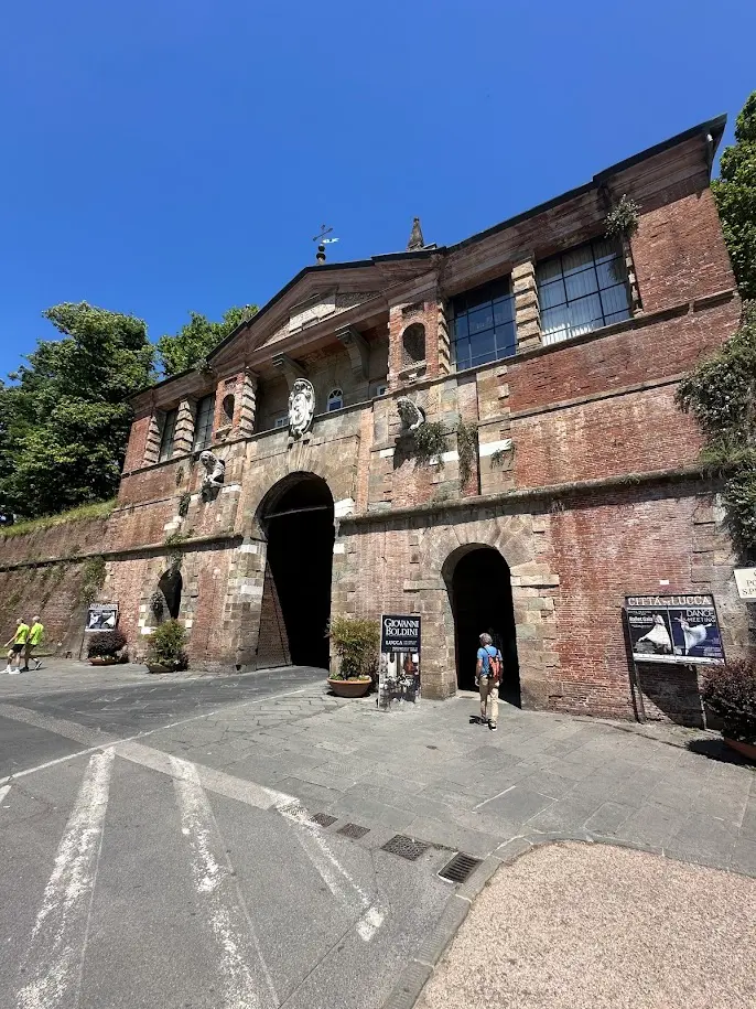 lucca