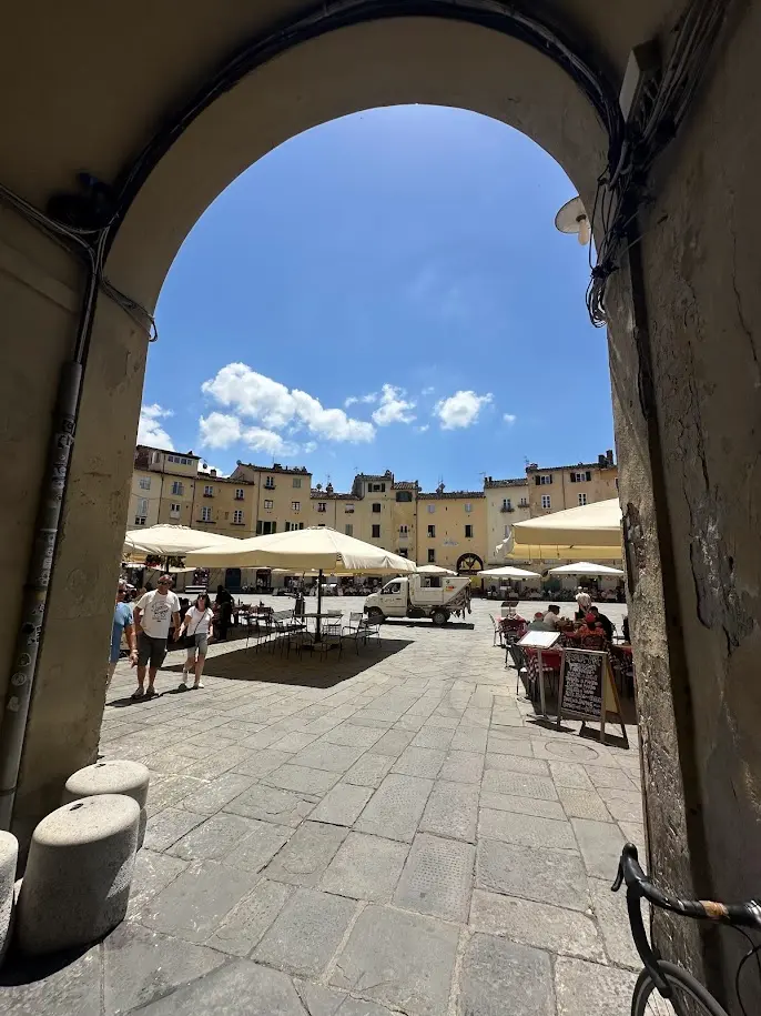lucca